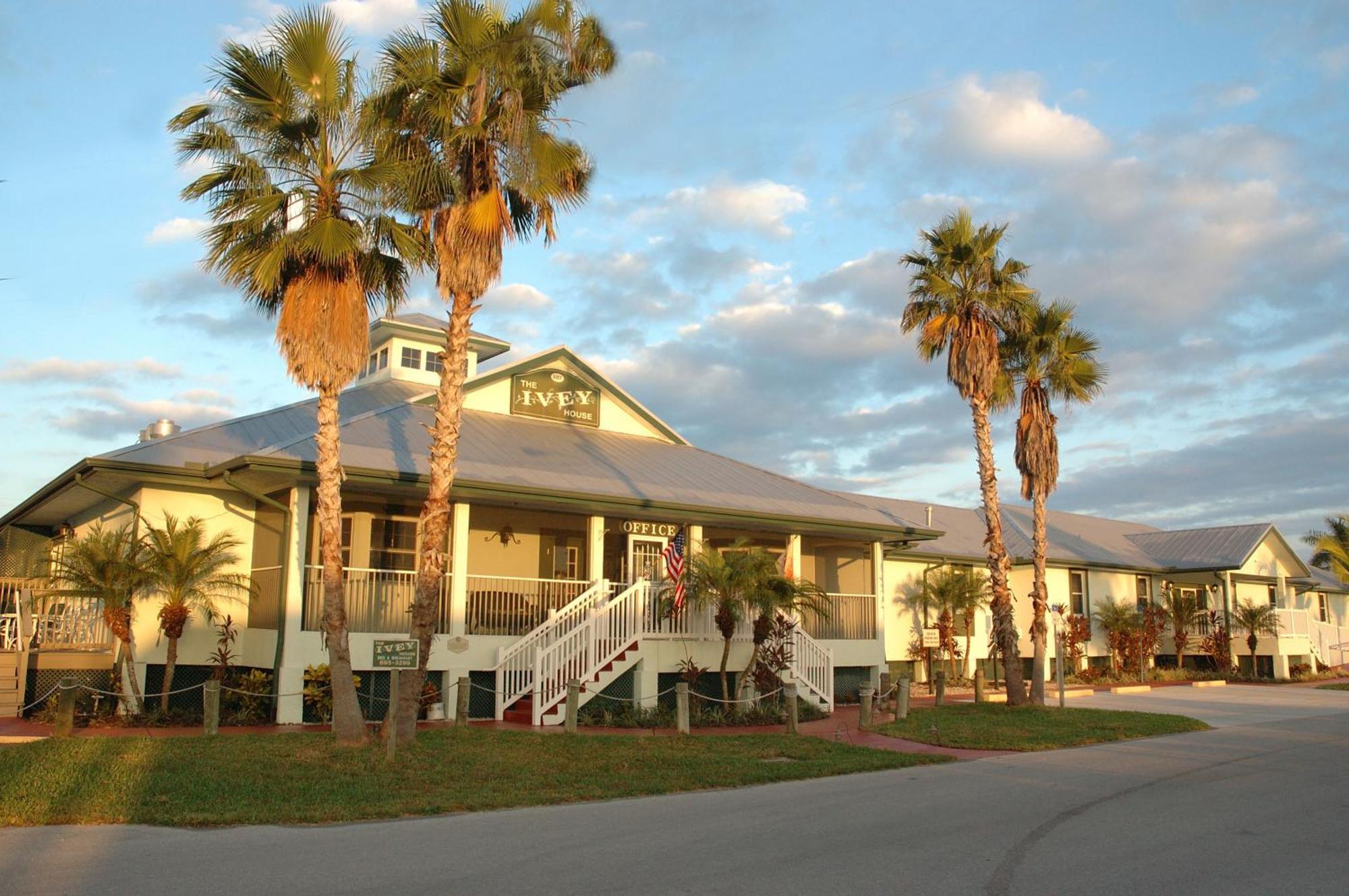 Ivey House Everglades Adventures Hotel Buitenkant foto